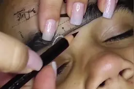 农村大姐爱美，修了个眉形后，瞬间颜值提升了