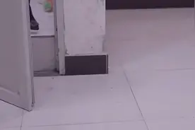 美女被迫换上学生装，坏人眼睛都看直了视频封面