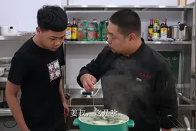鲫鱼汤这样做才颜色白无鱼刺，小孩完全可以喝#好食材好味道视频封面