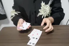 算是最近几天学习的第一个千术手法了，“发第二张牌” #魔术