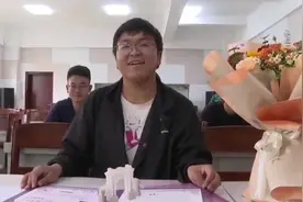 热烈祝贺会泽县文渊高中王自清同学领到清华大学录取通知书👏👏👏视频封面