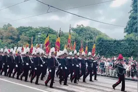 #比利时国庆日#阅兵 #烟花秀 比利时🇧🇪国庆日 稀松的阅兵视频封面