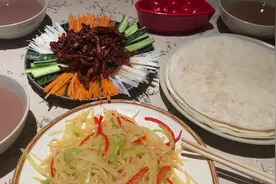很多人喜欢吃的京酱肉丝，做法也太简单了，卷上春饼真的太美味了