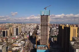 湖南非省会第一高楼 岳阳友阿东塔 已突破200米！#航拍 #城市记忆视频封面