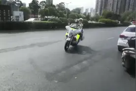 准考证遗忘，铁骑护航，考前5分钟抵达考场##护航高考2021视频封面