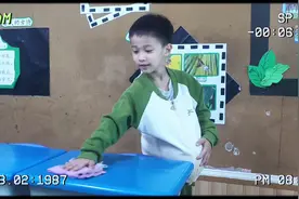 #母亲节创意微视频 萌娃扮“孕妈”，体验妈妈怀胎十月的辛苦视频封面