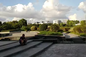 压抑在心头上的乌云，一下子消散！感谢上帝保佑，这路绕的视频封面