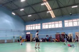 挑战一下河南大学羽毛球队长😝#羽毛球 #单打视频封面