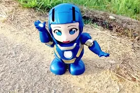 儿童喜爱的跳舞钢铁侠机器人玩具视频封面