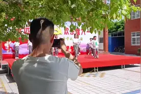 谁没有童年？谁没有快乐的童年？谁不希望有一个快乐的童年