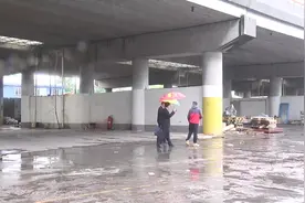 江南水乡桥很多 桥很漂亮桥下又怎样？#嘉兴 #桥下空间 #整治视频封面