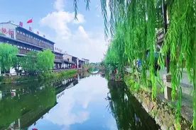 世间最好的默契，并非有人懂你说出的故事，而是有人懂你说不出的