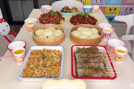 原来小龙虾还能这么吃！这大概是小龙虾吃法的天花板了吧