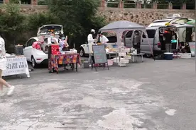 一群流浪的鬼#鞍山 #后备箱集市 #出摊了 #记录摆摊生活视频封面