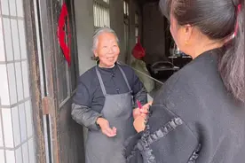 鸟屎掉头上，你们当地怎么解决？  “鸟屎掉身上, 要讨百家米”视频封面