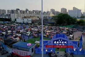 亳州的夜市小摊终于不用再被城管撵了视频封面