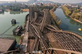 排队2小时游玩1分钟，上海欢乐谷谷木游龙过山车🎢全长1146米视频封面