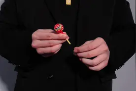 猛男必学空手变棒棒糖哄女朋友开心#魔术#空手变棒棒糖 #魔术教学