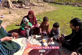 惊爆大瓜！米娜的真实收入被曝光 让人惊掉下巴视频封面