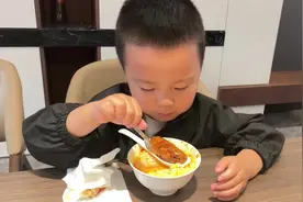 这孩子吃饭太香了！吃饭从不用操心#吃东西样子真可爱视频封面