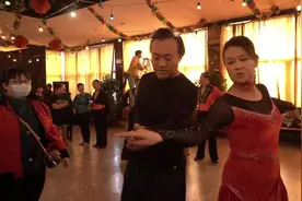 桦林舞王是怎么诞生的？？陈明昊一跳成名。#漫长的季节视频封面