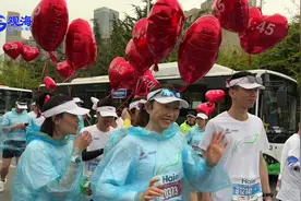 海尔·#2023青岛马拉松 今天鸣枪开跑！开跑前选手这样说……视频封面