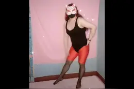 女装反串之红色五分油光裤+黑色油光袜女装连体衣混搭试穿视频封面