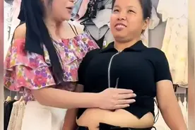 天才销售你就是服装界的扛把子#看一遍笑一遍 #每日一笑视频封面