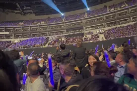 伍佰专属波浪舞#伍佰演唱会 #伍佰唱歌轮不到自己开口视频封面