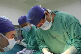 六名少年的烦恼：鸡胸、漏斗胸 一个微创手术解决好#医学科普视频封面