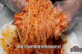 山东大哥卖牛百叶，一桶拌1000斤，一天生产4万斤视频封面