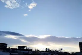 落日余晖映晚霞，一抹夕阳美如画，久雨初晴的心情，畅快