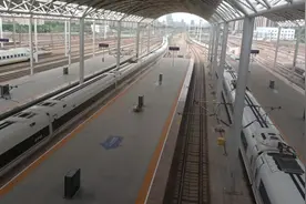 #中国铁路 #复兴号 石家庄开往沈阳的G1298/1299次列车出石家庄站