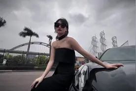 下次提车你就这么拍，简单又高级#氛围感 #汽车摄影 #手机摄影