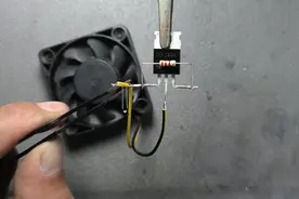 3个电子元件制作了一个自动风扇，温度升高风扇自动旋转，视频封面