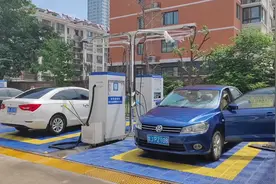 阴雨连绵车一开就脏，建议使用开林自助洗车，简单冲洗外表视频封面