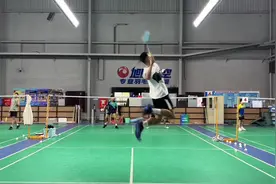 还在接杀挡近网？快来学习高阶球员都在用的抽挡技术！#羽毛球