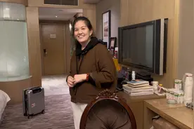 好媳妇是怎样炼成的，冒雨接老公回家，把他感动的都哭了视频封面