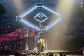 跟我一起哦咧咧，哦啦啦。#经典舞曲 #8090经典怀旧 #音乐现场