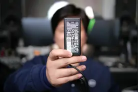 线上专供？灵越15 5518开箱#戴尔#我的C位装备 @戴尔中国视频封面