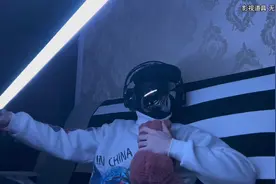 当你和朋友一起看恐怖片#怪诞胆 #一定要看到最后 #迷惑行为大赏视频封面