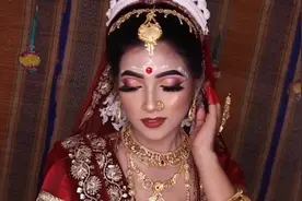 整容式化妆，印度妹子皮肤暗黑又土气，化上新娘妆美翻了#美妆视频封面