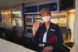 高铁上的美女乘务员，颜值盖过空姐，服务热情周到#传递正能量视频封面