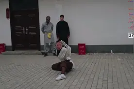 甲亢哥在少林寺看猴拳功夫法#甲亢哥 #IshowSpeed #甲亢哥中国行视频封面