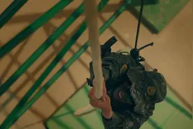 穿上蛙服的武警兵哥哥又酷又飒，快来围观吧！（武警内蒙古总队