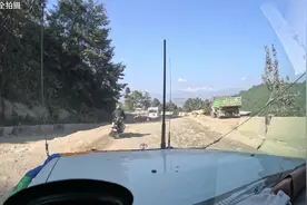 看到中国为尼泊尔援建的平坦公路，自豪感油然而生 #旅行 #尼泊尔视频封面