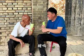 西葫芦和羊角蜜甜瓜都分不清😂挨了一耳巴😂😂 #农村生活