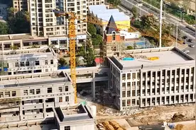 #武汉 #白沙洲 张家湾小学一分校（暂定名）的钟楼塔尖已露出真容