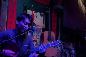 赤裸裸的爱能换来赤裸裸的爱情么？视频封面