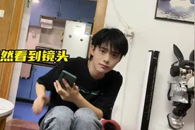 就要男妈妈？情侣沉浸式上班前腻歪～#情侣 #创作灵感视频封面